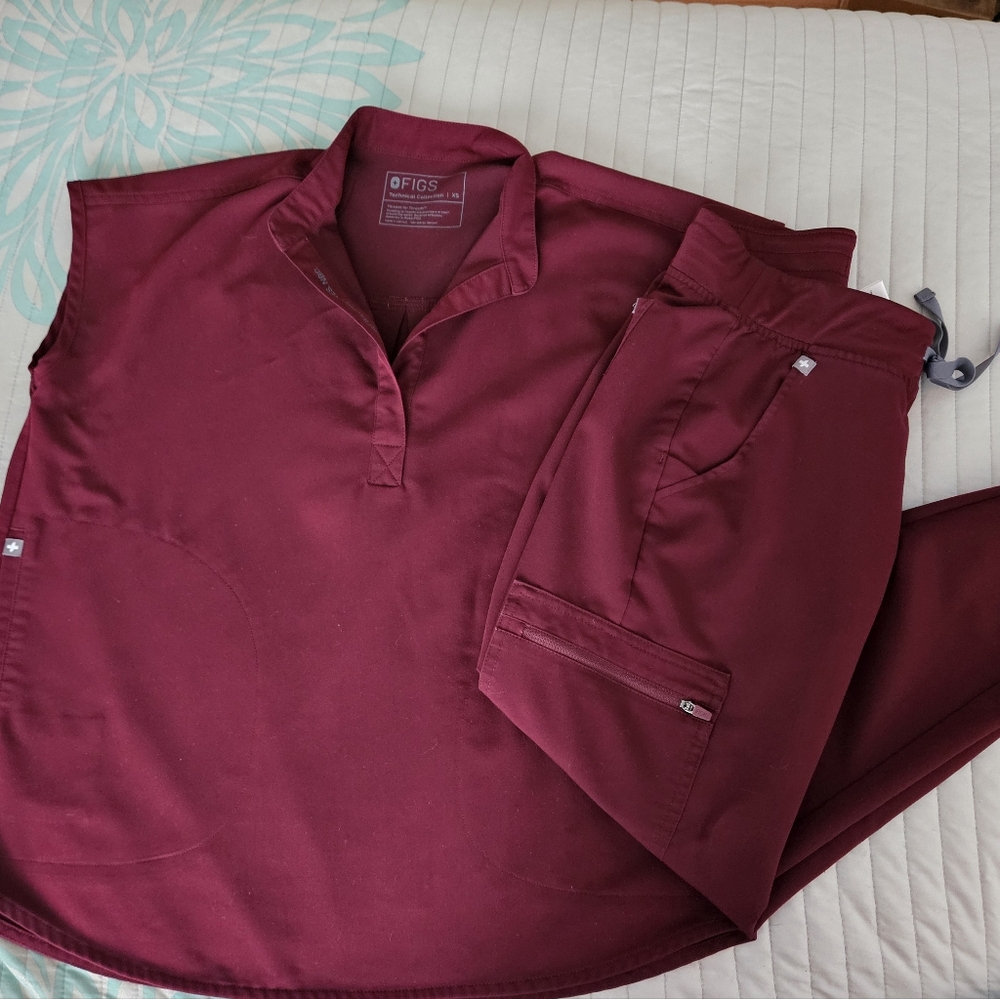 FIGS Maroon Scrub Set - Zamora Joggers XSP and Rafaela Top XS